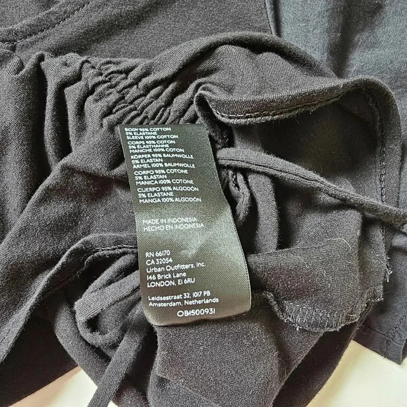 Maeve anthropologie Size xs crop top v neck cinched flutter sleeve black - Picture 7 of 7